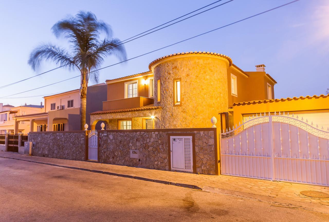Lagos Suite Luaran gambar