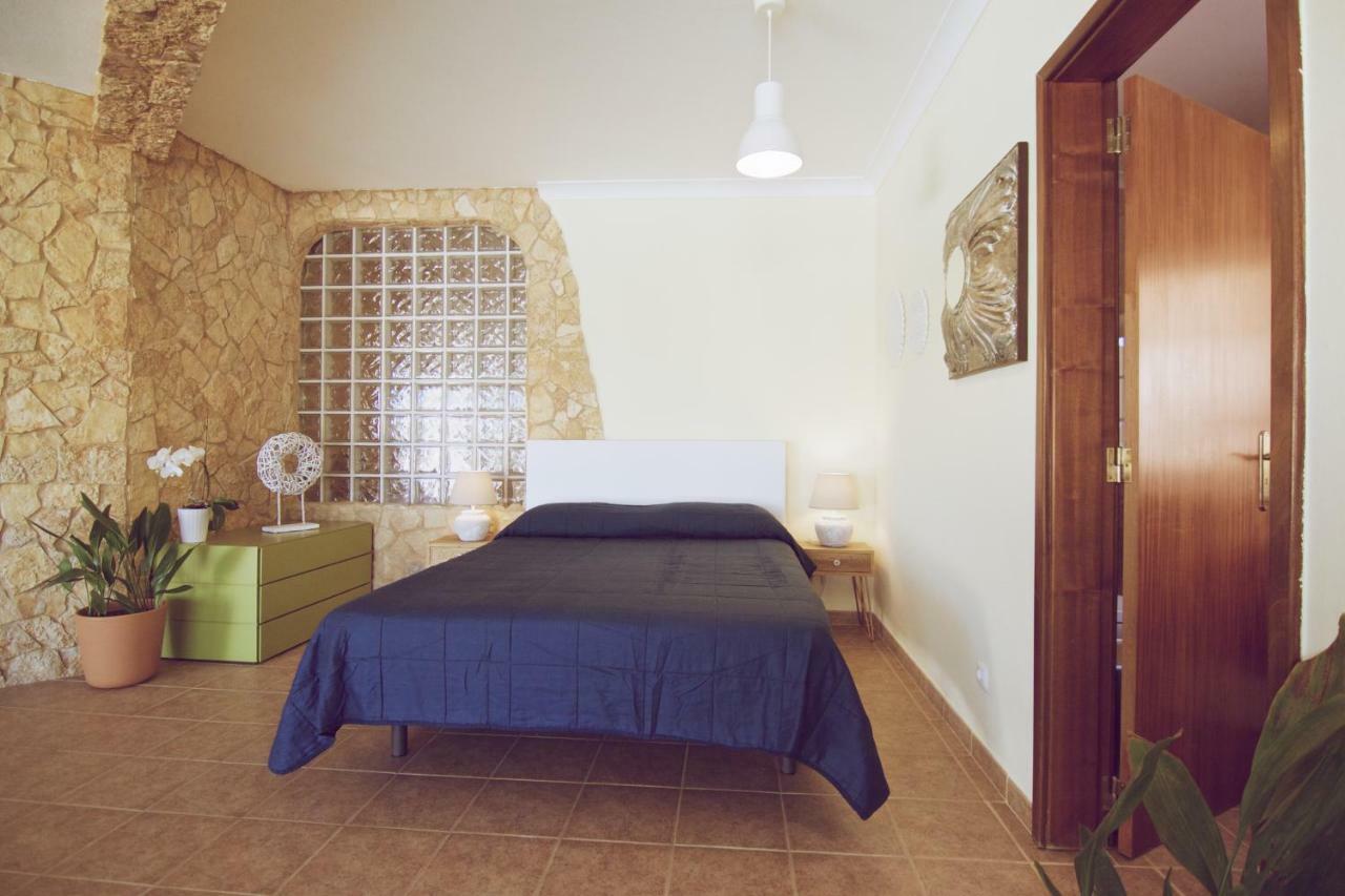 Lagos Suite Luaran gambar